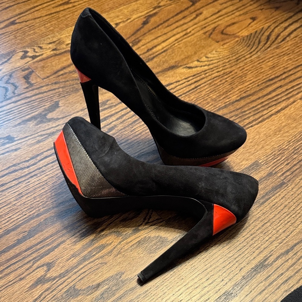 Jessica Simpson Black Suede Pumps with Red Accents size 8.5 M or 38.5